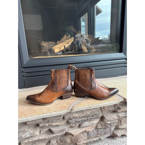 FRYE Women's 8.5 Cognac Leather Pointed Toe Western Ankle Boots Rodeo Cowgirl - Picture 8 of 13